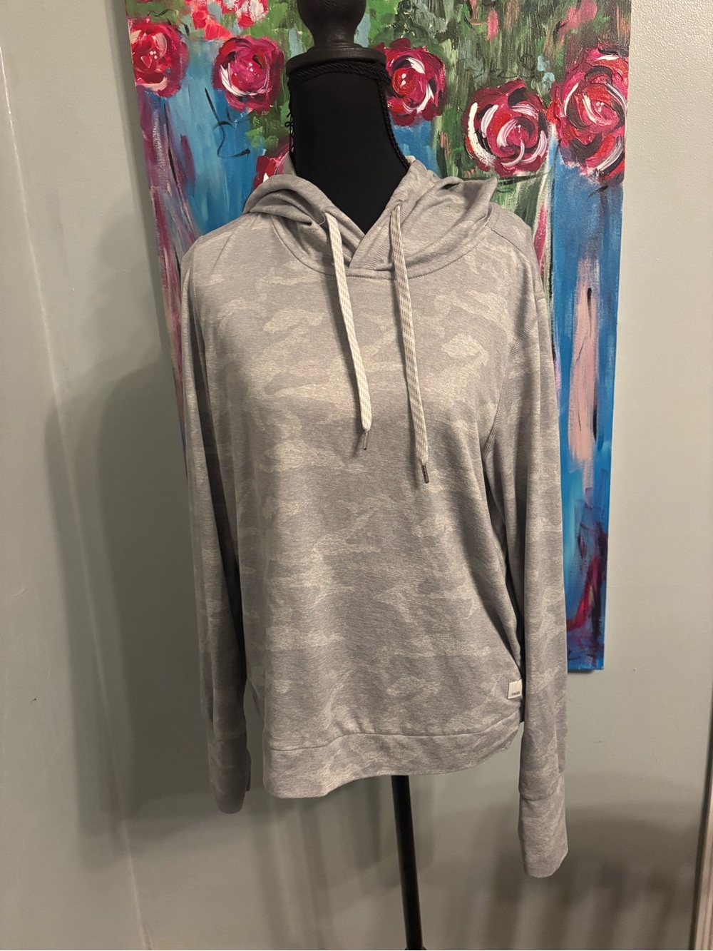 Vuori halo essential hoodie camo gray women's size S - Picture 2 of 6